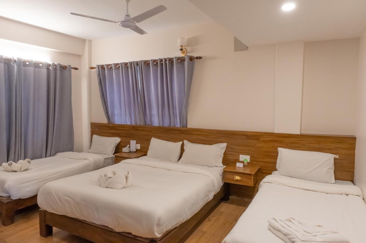 Hotel Pushkar Pokhara Bagian luar foto